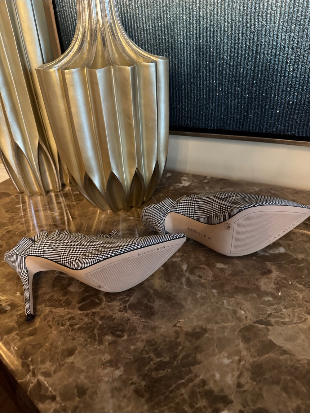 "Consigning SoGianni Bini Black & White Houndstooth Pointed-Toe Mule with Ruffle - Picture 5 of 5